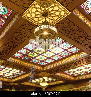 Arabische Laterne Decke innen, Ramadan Hintergrund Stockfoto
