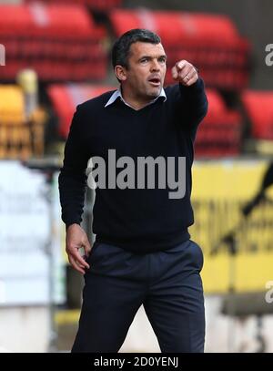 St Johnstone Manager Callum Davidson ist während des schottischen Premiership-Spiels im McDiarmid Park, Perth, auf der Touchline. Stockfoto