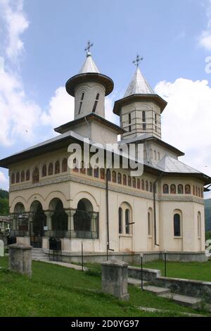 Außenansicht der christlich-orthodoxen Kirche in Stoenesti, Kreis Arges, Rumänien Stockfoto