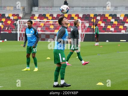 Josh Harrop von Preston North End erwärmt sich vor dem Sky Bet Championship-Spiel im Brentford Community Stadium, London. Stockfoto