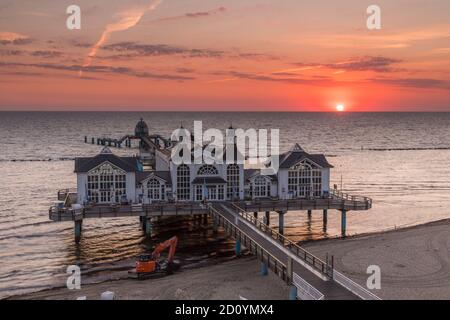 Sonnenaufgang in Sellin Stockfoto