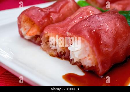 Ein kantonesischer Morgentee Dim Sum, Shrimps Crispy Red Rice Darm Stockfoto