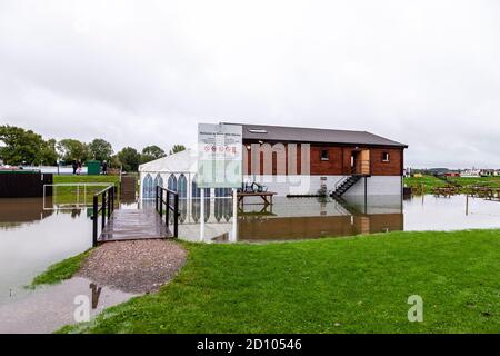 Northampton, Großbritannien, 4. Oktober 2020 Flutfluten entlang des Nene Valley bei White Mills Marina, Northaptonshire. Kredit: Keith J Smith./Alamy Live Nachrichten Stockfoto