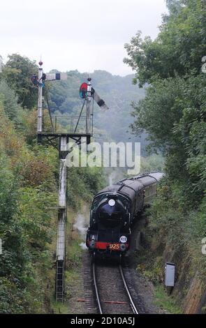 'Cheltenham' nähert sich Arley mit einem Kidderminster Town - Bridgnorth Zug. Stockfoto