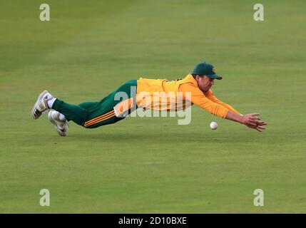 Notts Outlaws Chris Nash versagt, einen Fang aus dem Schuss von Lancashire Lightning Dane Vilas während des Vitality Blast T20 Semi Final Spiel in Edgbaston, Birmingham zu nehmen. Stockfoto