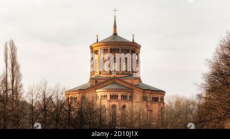 Berlin / Deutschland - 19. Februar 2017: Die Thomaskirche, evangelische Kirche im Berliner Bezirk Kreuzberg Stockfoto