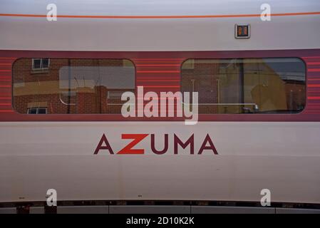 Ein LNER Azuma Hochgeschwindigkeitszug am Bahnhof Leeds, Yorkshire, Großbritannien Stockfoto