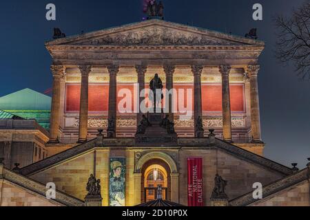 Berlin / Deutschland - 13. Februar 2017: Die Alte Nationalgalerie ist eine Kunstgalerie in Berlin auf der Museumsinsel, eine UNESCO-Welterbestätte. Stockfoto