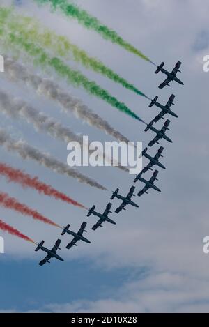 ZELTWEG, STEIERMARK, ÖSTERREICH - SEPTEMBER 02: Eine der größten Airshows in Europa ist Airpower und wird von Red Bull und der Österreichischen Armee in Zeltwe organisiert Stockfoto