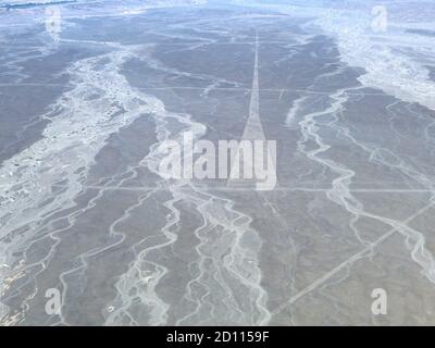 Nasca Linien Gruppe von sehr großen Geoglyphen durch Depressionen oder flachen Einschnitten in Boden Nazca Wüste im Süden Perus gebildet. Mysteriöses Wahrzeichen. Stockfoto