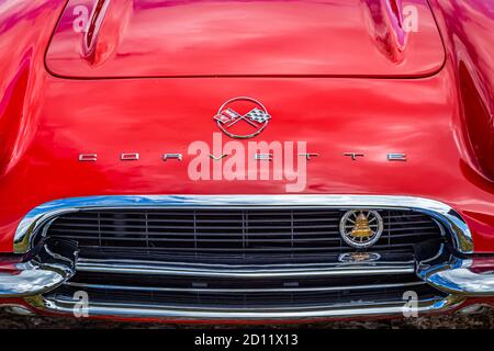 Fernandina Beach, FL / USA - 22. September 2018: 1962 Chevrolet Corvette auf einer Auto-Show in Fort Clinch in Fernandina Beach, Florida bei Jacksonville. Stockfoto