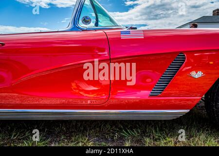 Fernandina Beach, FL / USA - 22. September 2018: 1962 Chevrolet Corvette auf einer Auto-Show in Fort Clinch in Fernandina Beach, Florida bei Jacksonville. Stockfoto