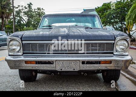 Eine Restaurierte Chevrolet Chevy Ii Nova Auto Stockfotografie Alamy