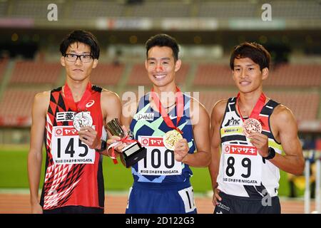 Niigata, Japan. Japan. Kredit: MATSUO. Oktober 2020. (L-R) Ryota Matono, Ryoji Tatezawa. Yasunari Kusu Athletics : die 104. Japan Track & Field National Championships Men's 1500m Award Ceremony im Denka Big Swan Stadium in Niigata, Japan. Japan. Kredit: MATSUO .K/AFLO SPORT/Alamy Live Nachrichten Stockfoto