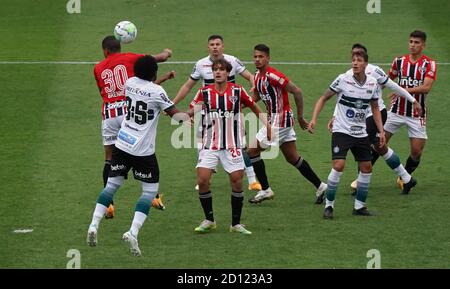 Curitiba, Brasilien. Oktober 2020. Brenner leitete während der Coritiba x São Paulo im Couto Pereira Stadion in Curitiba, PR. Kredit: Carlos Pereyra/FotoArena/Alamy Live Nachrichten Stockfoto