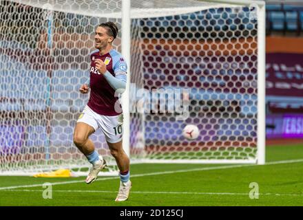 Birmingham, Großbritannien. Oktober 2020. Jack Grealish von Aston Villa feiert am 4. Oktober 2020 während des Spiels der englischen Premier League zwischen Aston Villa und Liverpool im Villa Park in Birmingham, Großbritannien. Quelle: Xinhua/Alamy Live News Stockfoto