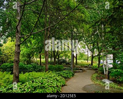 Der Toronto Music Garden, der in Zusammenarbeit mit dem bedeutenden Cellisten Yo-Yo Ma entstand, ist ein drei Hektar großer öffentlicher Park am Harbourfront von Toronto. Stockfoto