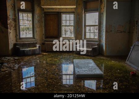 Die Haunted Pennhurst School- die auch als Pennhurst Asylum bekannt ist, wegen seiner beklagenswerten, unterbesetzt, & überfüllten Bedingungen Stockfoto