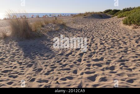 Sommer: Sonnenstrand.Torre San Giovanni ist einer der längsten und attraktivsten unter denen im südlichen Teil des Salento in Apulien, Italien. Stockfoto