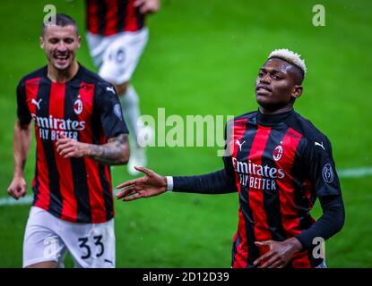 Rafael Leao von AC Mailand feiert das Tor während der Serie A 2020/21 Spiel zwischen AC Mailand gegen Spezia Calcio im San Siro Stadion, Mailand, Italien o Stockfoto