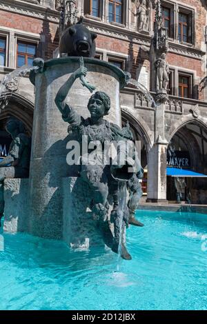 Geographie / Reisen, Deutschland, Bayern, München, Fischbrunnen außerhalb des neuen Rathauses, München, alt t, Additional-Rights-Clearance-Info-Not-available Stockfoto