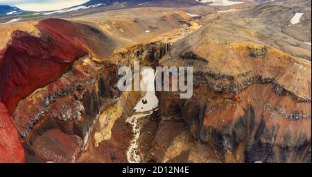 Bunte gefährliche Schlucht auf Kamtschatka Stockfoto