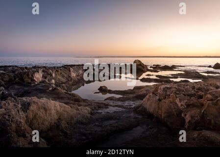 Ein schöner Sonnenuntergang Blick auf Vendicari, das Naturschutzgebiet in der Küste in Noto, im südlichsten Sizilien, Italien Stockfoto