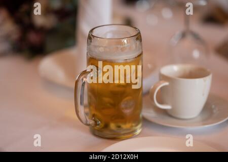 Gesellschaft, Deutschland, ein Glas frisch gezapftes Bier. *only redactionelle using* Stockfoto