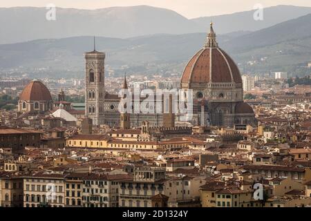 Stadtbild von Florenz mit der Kathedrale, Santa Maria del Fiore und dem Glockenturm von Giotto (Campanile). UNESCO Weltkulturerbe, Toskana, Italien, Stockfoto