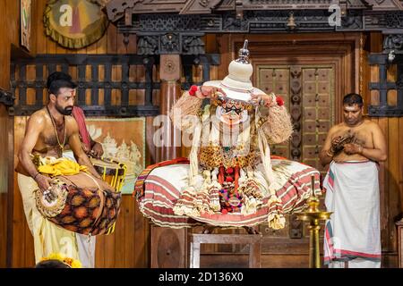 Traditionelle Kathakali spielen in Kochi, Kerala, Indien. Stockfoto