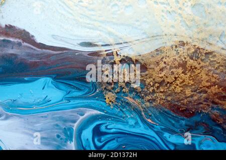 Abstract erstellt mit der Technik der flüssigen Acryl. Violette Marmorstruktur. Abstrakter ätherischer Wirbel. Trendige Tapete. Natürliches Muster, Luxus. Kunst Stockfoto