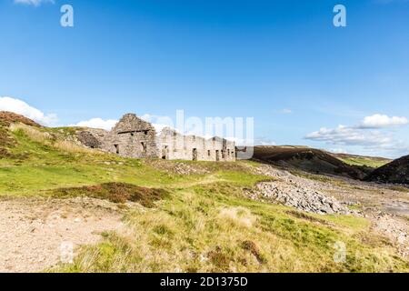 Dies sind die Ruinen der verlassenen Surrender Lead Mine Schmelze Mühle in Swaledale in der Nähe des Dorfes Gunnerside in den North Yorkshire Dales. Stockfoto