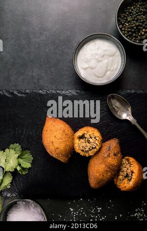 Turkish Icli Kofte – Traditionelle Fleischbällchen Stockfoto