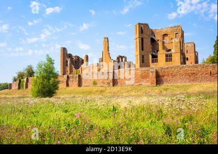 Kenilworth Castle Ruinen und halten, die normannische Architektur und Über 500 Jahre alt Kenilworth Warwickshire England gb Europa Stockfoto