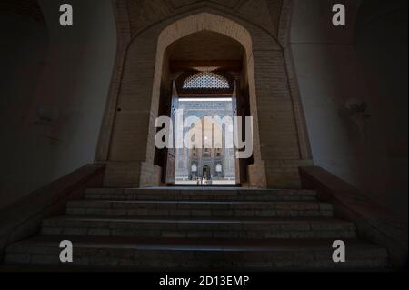 Mir-i Arab madrassah von der Kalan Moschee aus gesehen. Buchara, Usbekistan Stockfoto