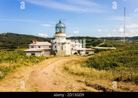 Manon, Spanien. Die Estaca de Bares, der nördlichste Punkt Spaniens und die Iberische Halbinsel, eine Landzunge in Galizien mit einem Leuchtturm Stockfoto