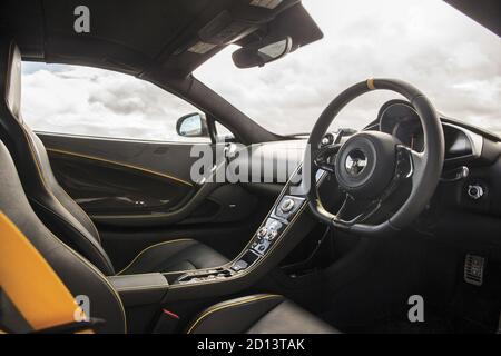 McLaren 650s, violett - Wales, Großbritannien, 2015 Stockfoto