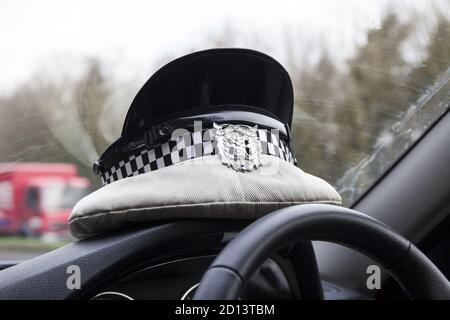 Auf Patrouille mit Straßenverkehrspolizisten, Hampshire, Großbritannien, 20. Januar 2015 Stockfoto