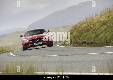 Mercedes AMG GT-S, Rot - Wales, Großbritannien, 2015 Stockfoto