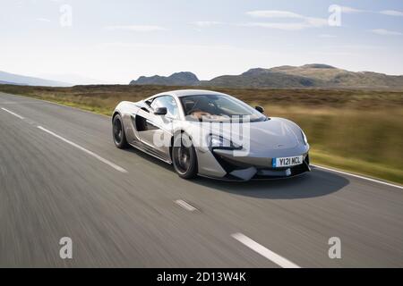 McLaren 570S während der Probefahrt des Jahres. Stockfoto