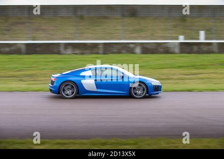 2016 Audi R8 auf dem Rockingham Motor Speedway, Northamptonshire, 31. März 2016 Stockfoto