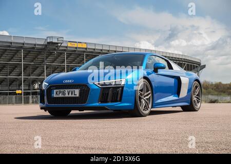 2016 Audi R8 auf dem Rockingham Motor Speedway, Northamptonshire, 31. März 2016 Stockfoto