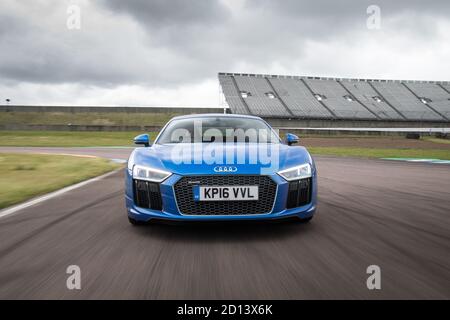 2016 Audi R8 auf dem Rockingham Motor Speedway, Northamptonshire, 31. März 2016 Stockfoto