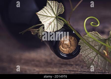 Flasche Rotwein - Nahaufnahme Stockfoto