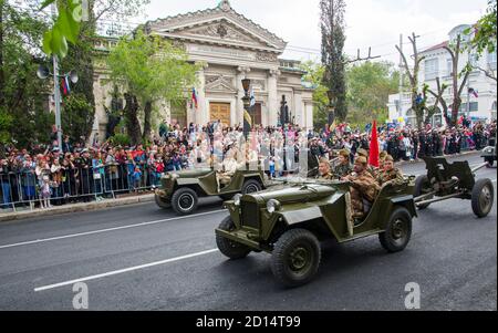 SEWASTOPOL / KRIM - 09. MAI 2017: Parade am Tag des Sieges Stockfoto