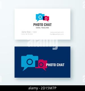 Foto-Chat Abstract Vektor-Logo und Visitenkarte Vorlage. Talking Clouds Kamerakonzept. Premium Stationär Realistisch Mock Up. Stock Vektor