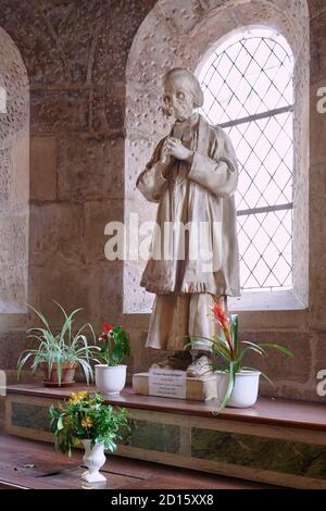Frankreich, Côte-d'Or (21), Beaune, basilique collégiale Notre-Dame de Beaune, Statue du Curée d'Ars/Frankreich, Cote d'Or, Beaune, Notre Dame de Beaune colle Stockfoto