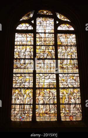 Frankreich, Côte-d'Or (21), Beaune, basilique collégiale Notre-Dame de Beaune, vitraux en grisaille et en jaune d'argent/France, Cote d'Or, Beaune, Notre Stockfoto