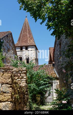 Frankreich, Lot, Carennac, beschriftet Les Plus Beaux Villages de France (die schönsten Dörfer Frankreichs), der Kirchturm Stockfoto