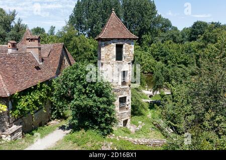 Frankreich, Lot, Carennac, beschriftet Les Plus Beaux Villages de France (die schönsten Dörfer Frankreichs), ein Turm Stockfoto